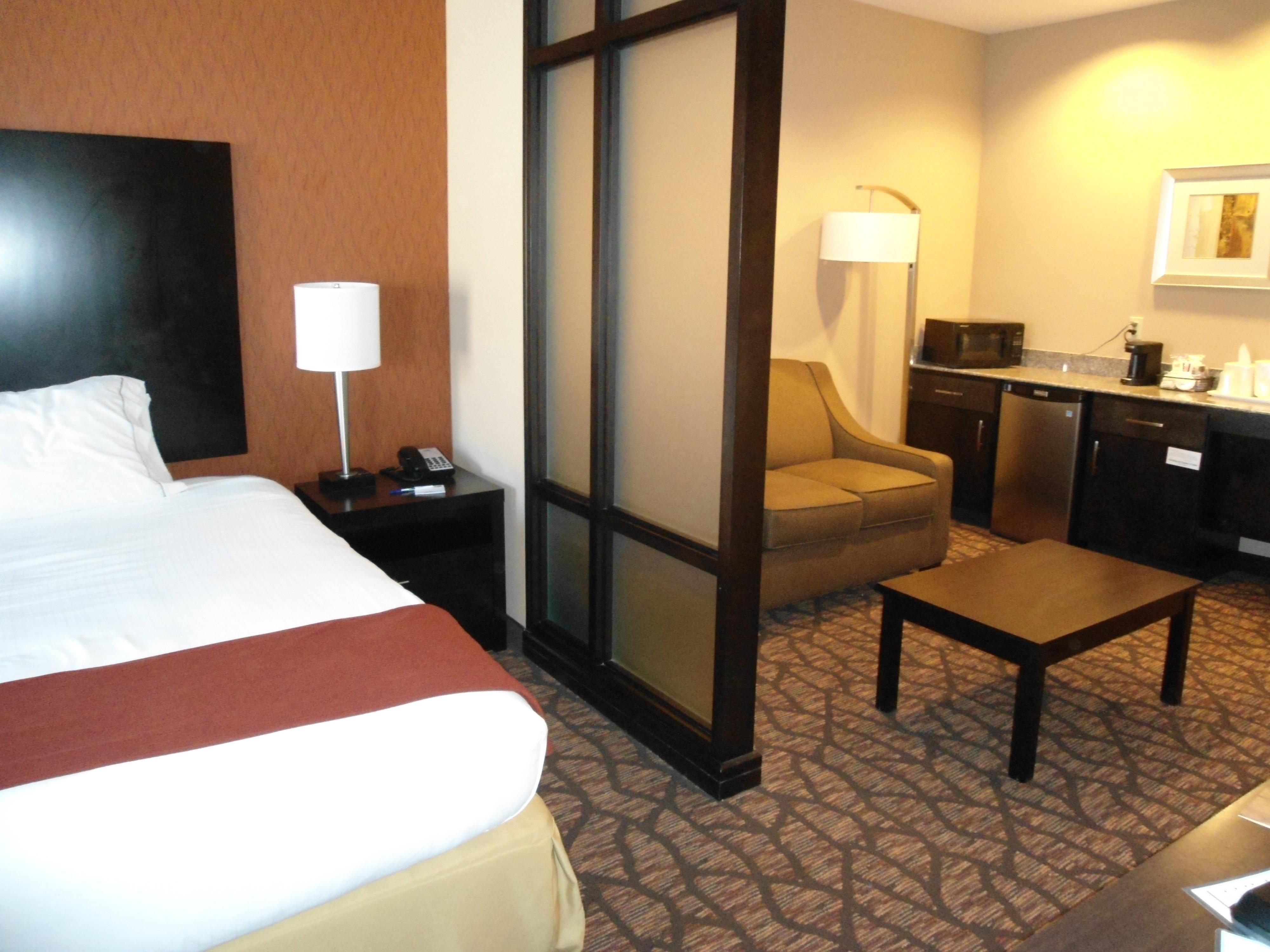 Holiday Express And By Ihg Hotel Alpine