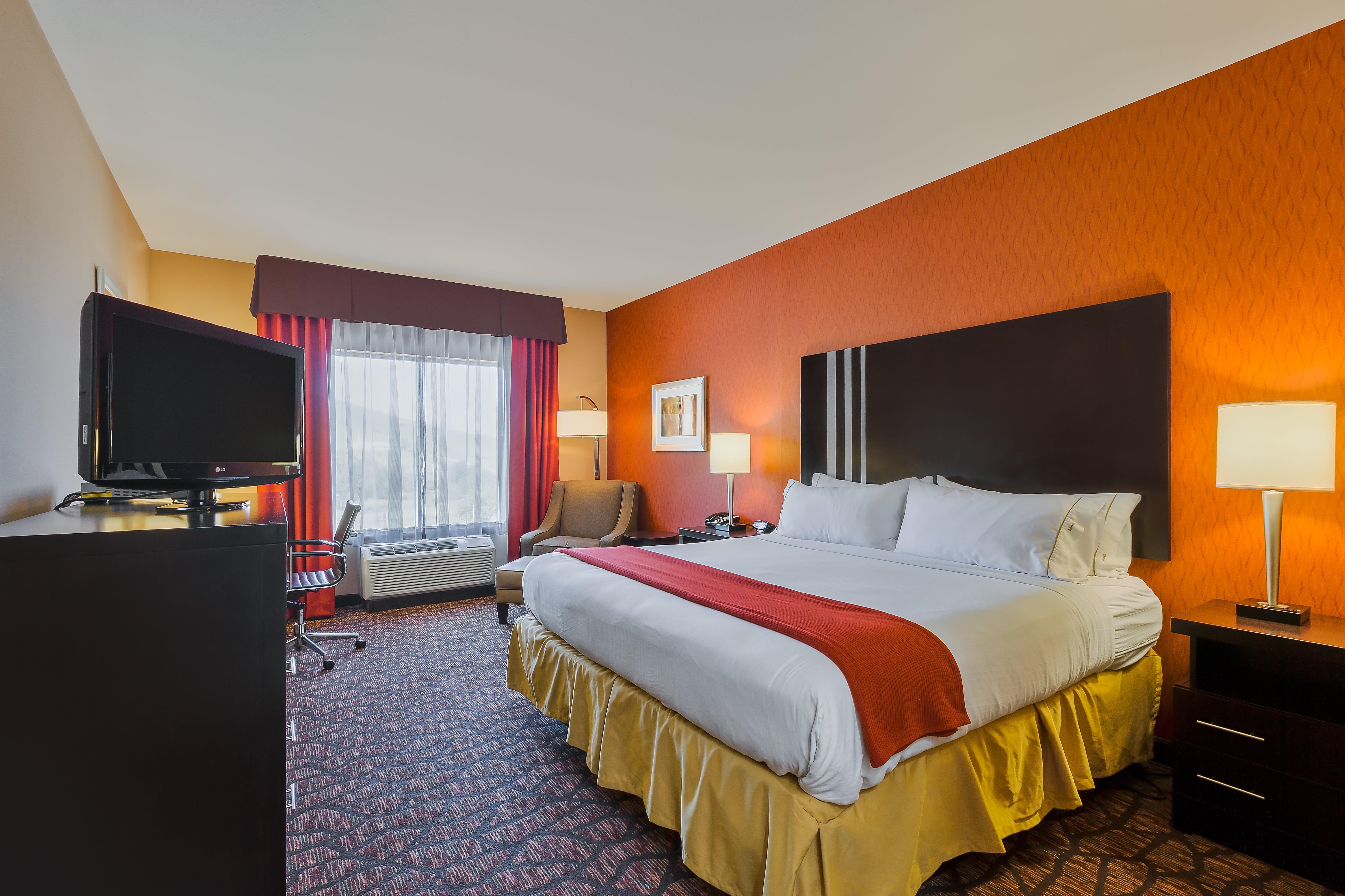 Express And By Ihg Hotel 3*