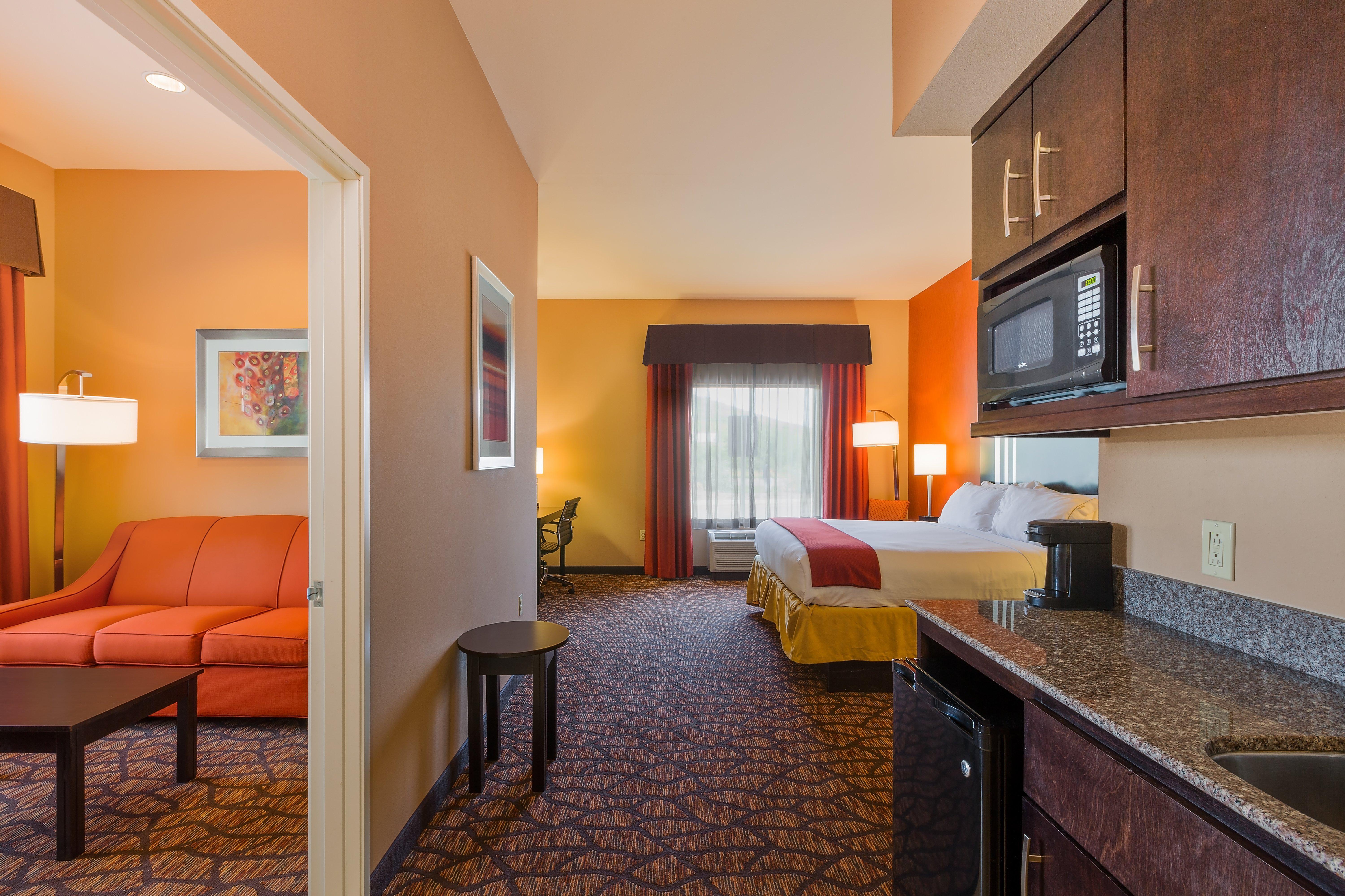 Express And By Ihg Hotel 3*
